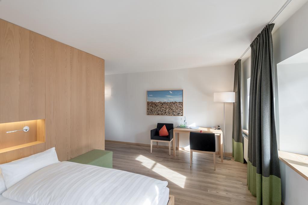Alpenhotel Krone Пфронтен Экстерьер фото